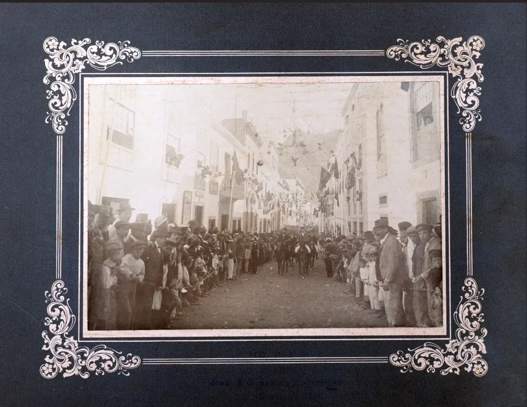 Sortijas en la Calle A. Pérez de Brito